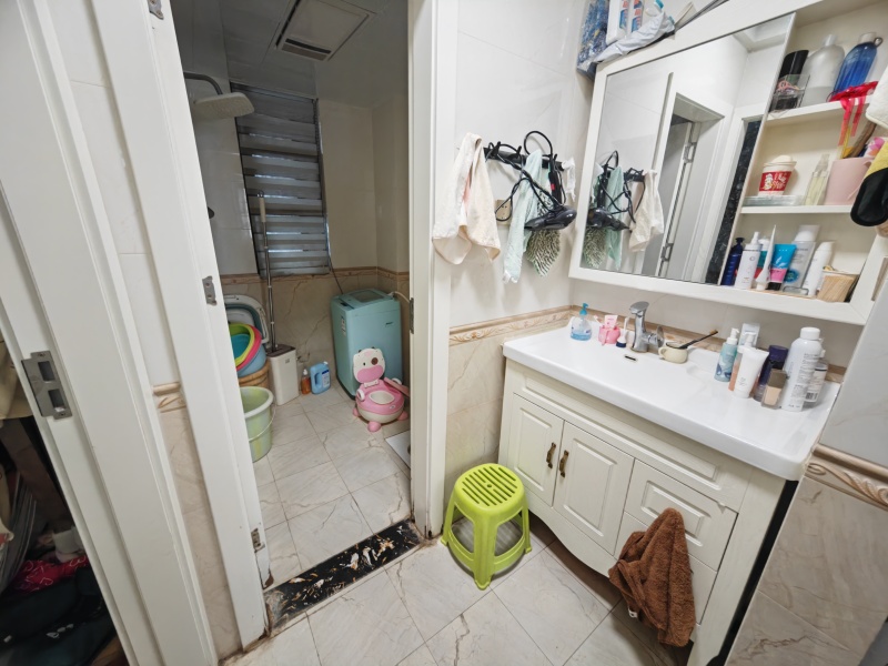 3室2廳1陽臺(tái) 金科陽光里衛(wèi)生間