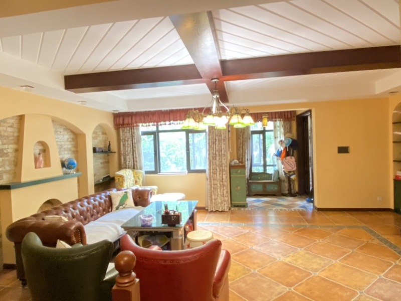 5室2廳2陽臺 銀海白沙郡別墅客廳