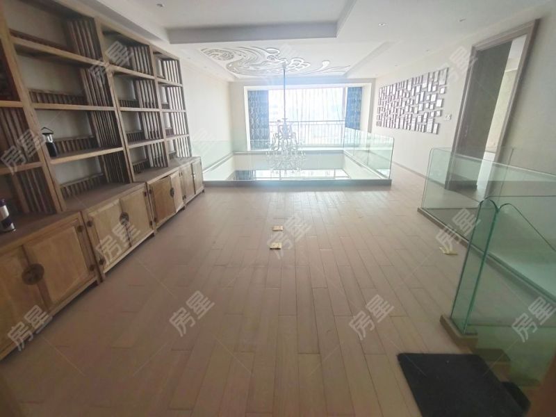 5室2廳2陽臺 中央麗城書房