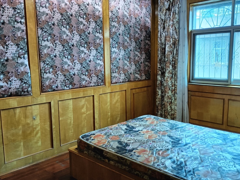 4室2廳1陽臺(tái) 國(guó)防路37號(hào)（軍產(chǎn)房）臥室