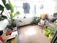 1室2廳1陽臺 東華小區(qū)陽臺