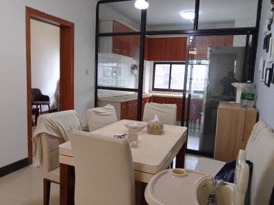 3室2廳2陽臺 西秀園餐廳