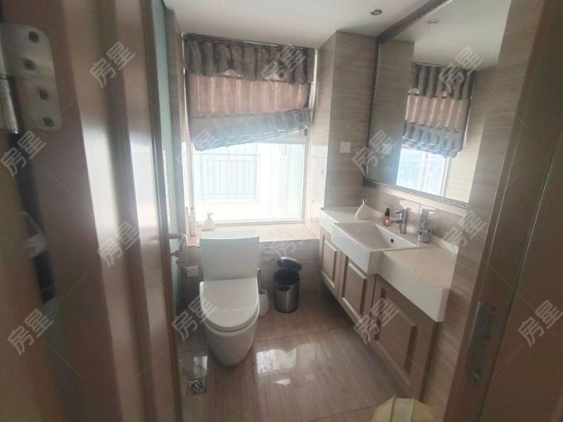 5室2廳2陽臺 中央麗城衛(wèi)生間