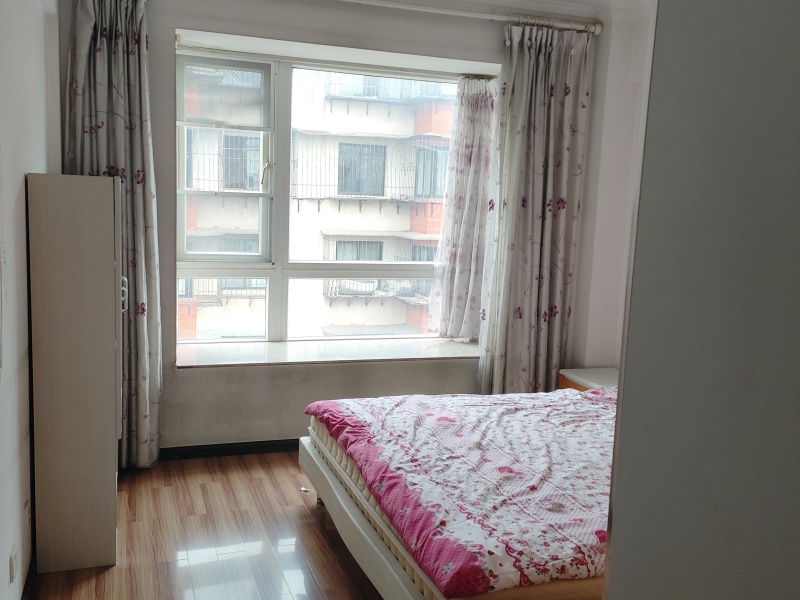 3室2廳1陽臺 高新文翠園臥室