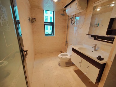 3室2廳1陽(yáng)臺(tái) 蓮花池畔