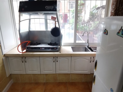 2室1廳1陽臺 威遠(yuǎn)街160號