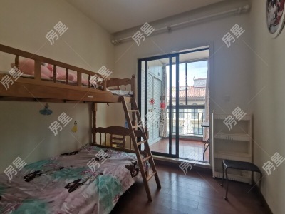 4室2廳3陽臺 滇池衛(wèi)城滟瀾灣