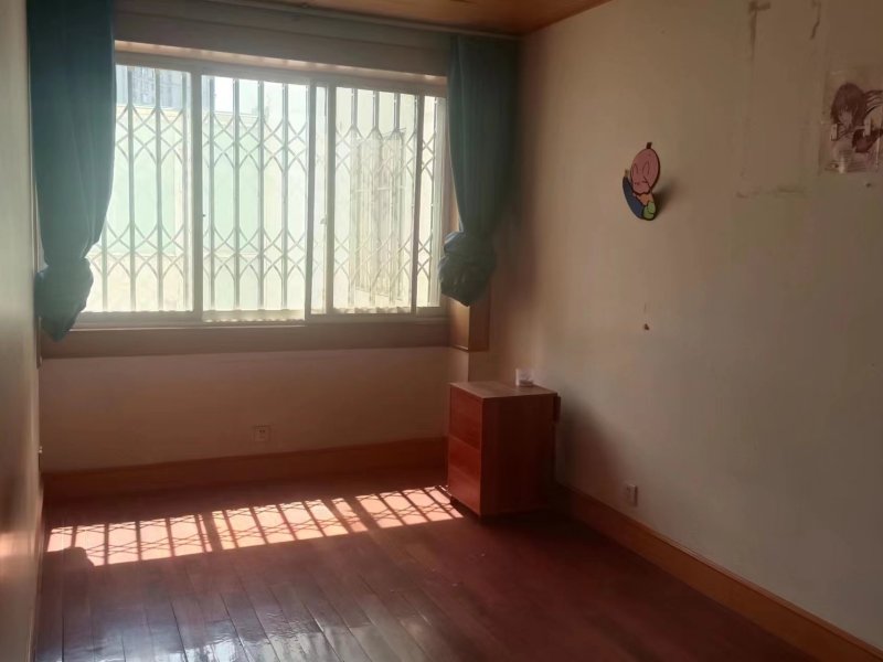 3室2廳2陽臺 東寺人家臥室