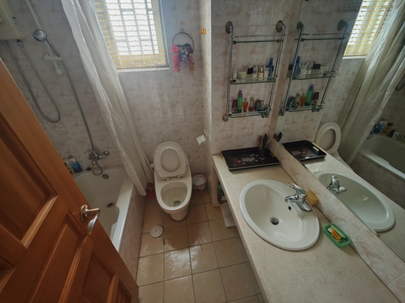 4室2廳1陽(yáng)臺(tái) 云大東二院家屬區(qū)客廳