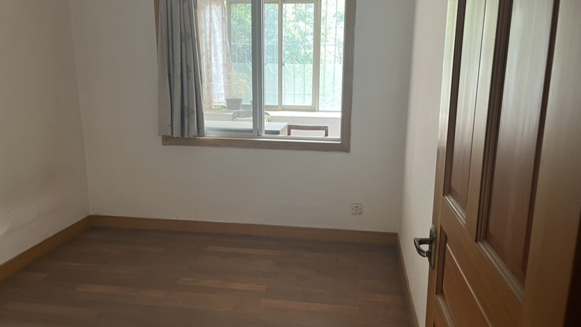 4室2廳1陽臺 圓西路85號臥室