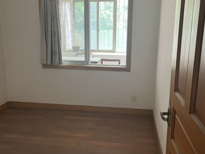 4室2廳1陽臺 圓西路85號臥室