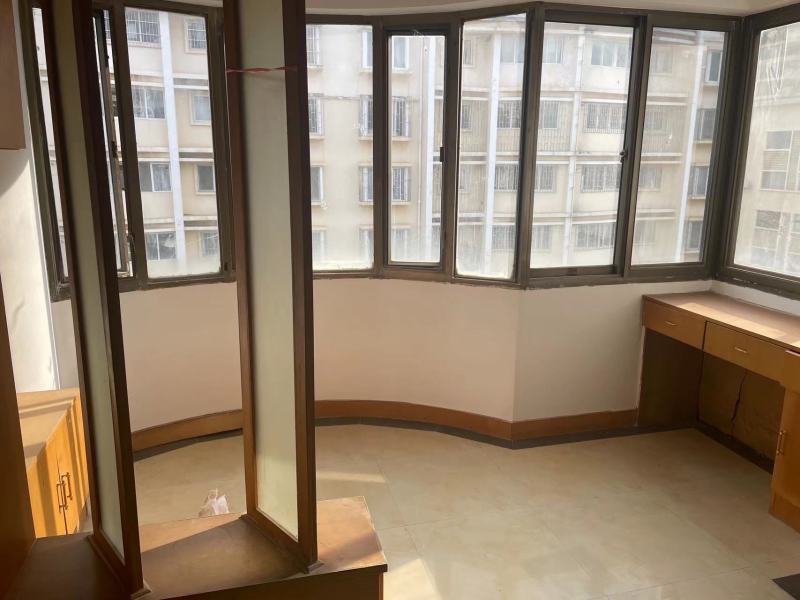 3室2廳2陽(yáng)臺(tái) 金安小區(qū)陽(yáng)臺(tái)