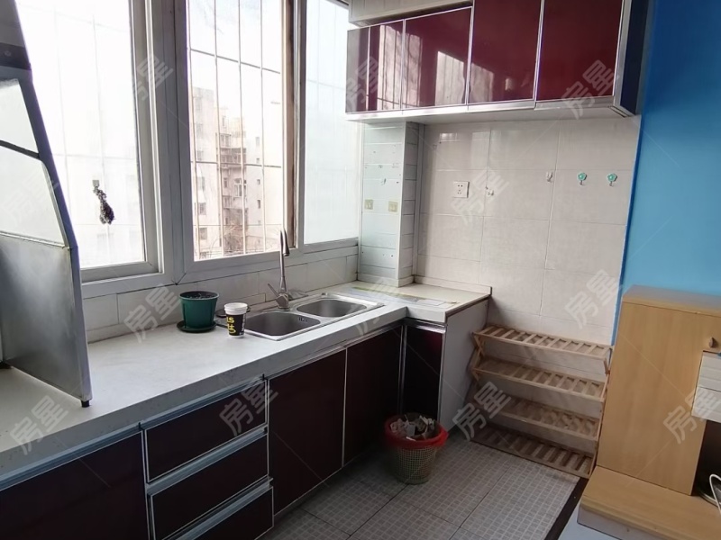 1室1廳1陽臺 春苑小區(qū)廚房