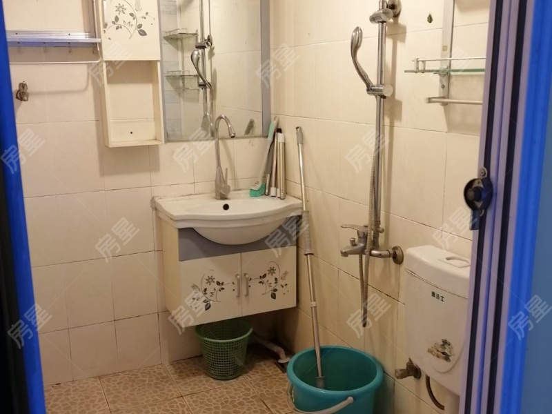 1室1廳1陽臺 春苑小區(qū)衛(wèi)生間