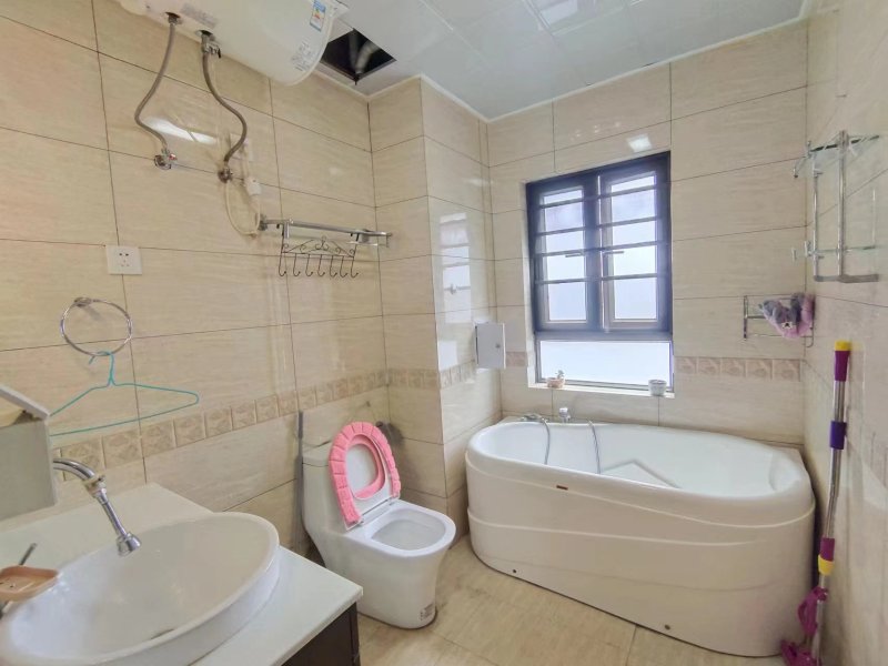 3室2廳1陽(yáng)臺(tái) 和諧世紀(jì)衛(wèi)生間