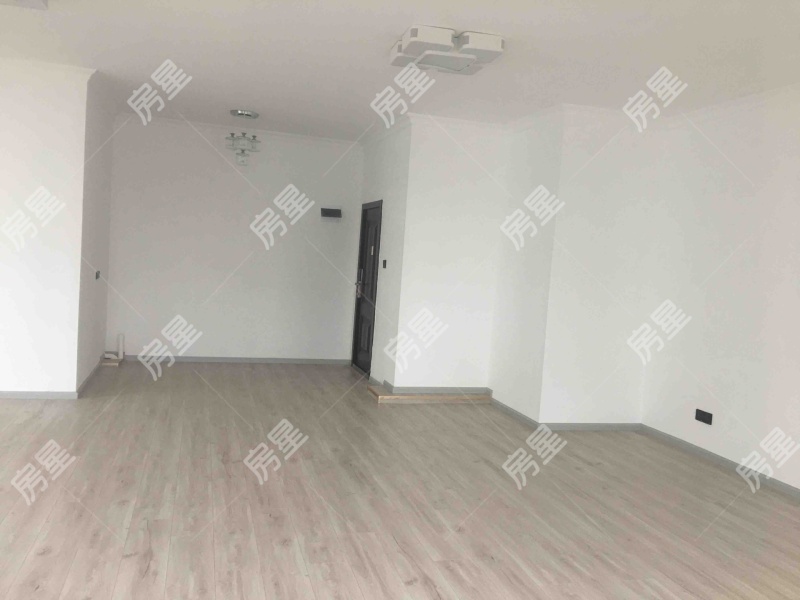 3室2廳1陽臺(tái) 集大廣場(chǎng)其他