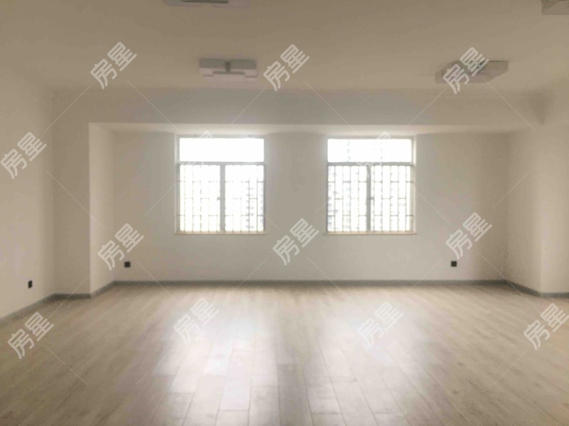 3室2廳1陽臺(tái) 集大廣場(chǎng)客廳