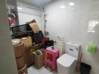 3室2廳1陽臺 潤城二區(qū)衛(wèi)生間