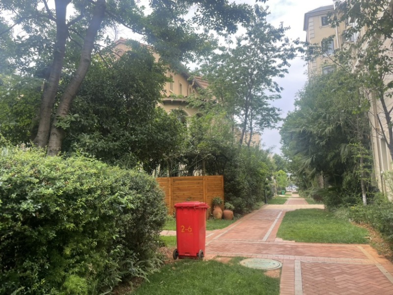 5室3廳2陽臺 公園1903圣維望別墅客廳