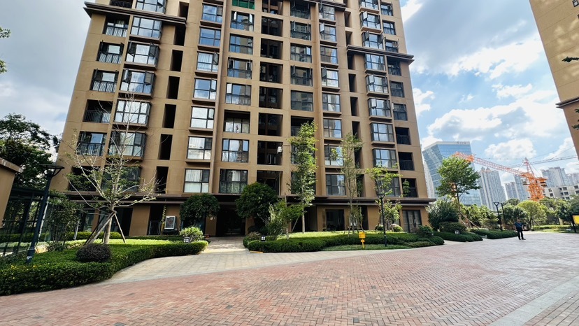 5室2廳3陽(yáng)臺(tái) 佳兆業(yè)壹號(hào)公館其他