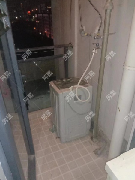 锦泰花园阳台