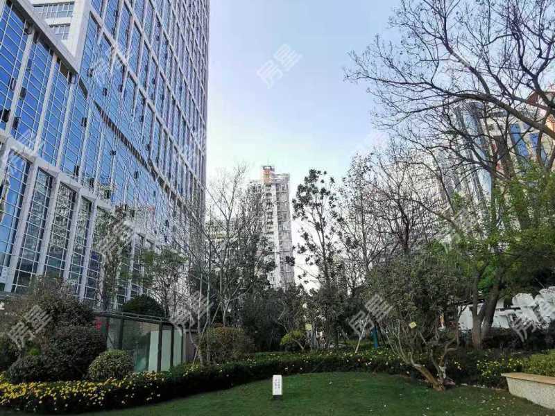 俊发逸天峰自家花园