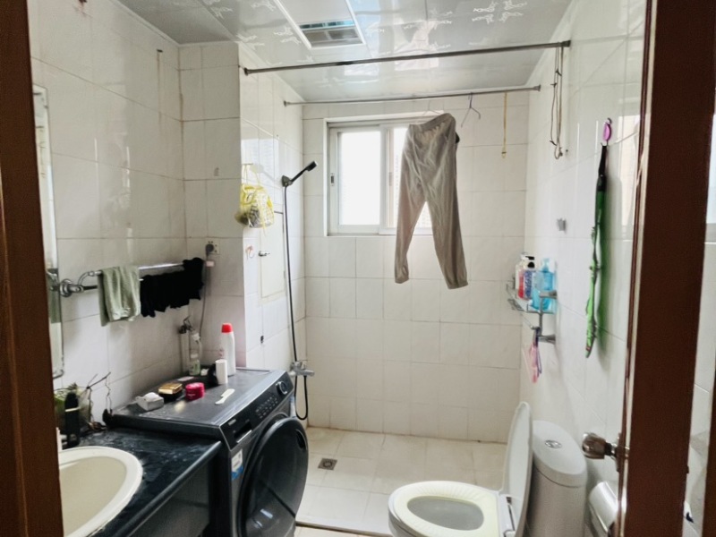 3室2廳1陽(yáng)臺(tái) 金牛小區(qū)衛(wèi)生間