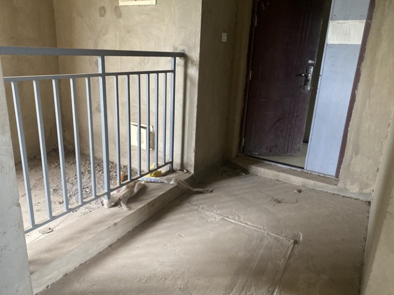 4室2廳3陽臺 山水潤城門廳