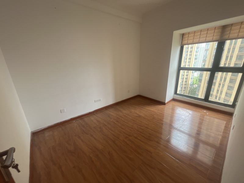 3室2廳1陽臺 濱江俊園一期臥室