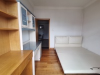 5室2廳5陽(yáng)臺(tái) 春苑花園臥室