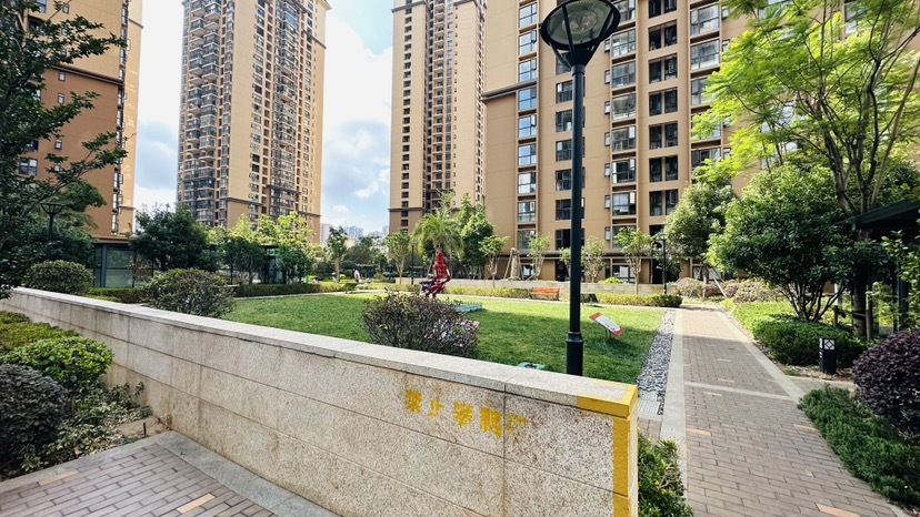 5室2廳3陽(yáng)臺(tái) 佳兆業(yè)壹號(hào)公館其他