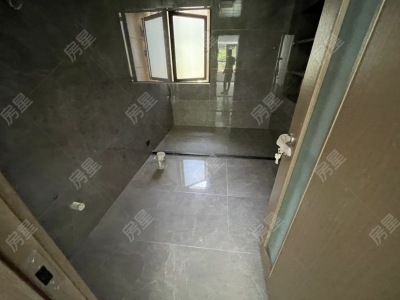 5室3廳2陽(yáng)臺(tái) 中海云麓九里一期