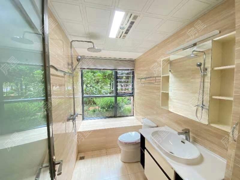 5室2廳3陽臺 滇池衛(wèi)城紫廬別墅客廳