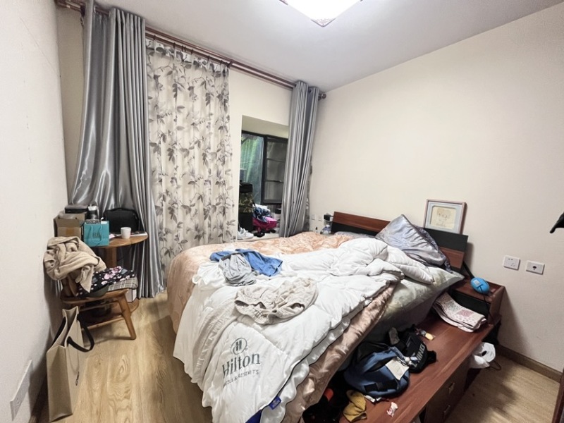 5室2廳4陽臺 龍湖水晶酈城臥室