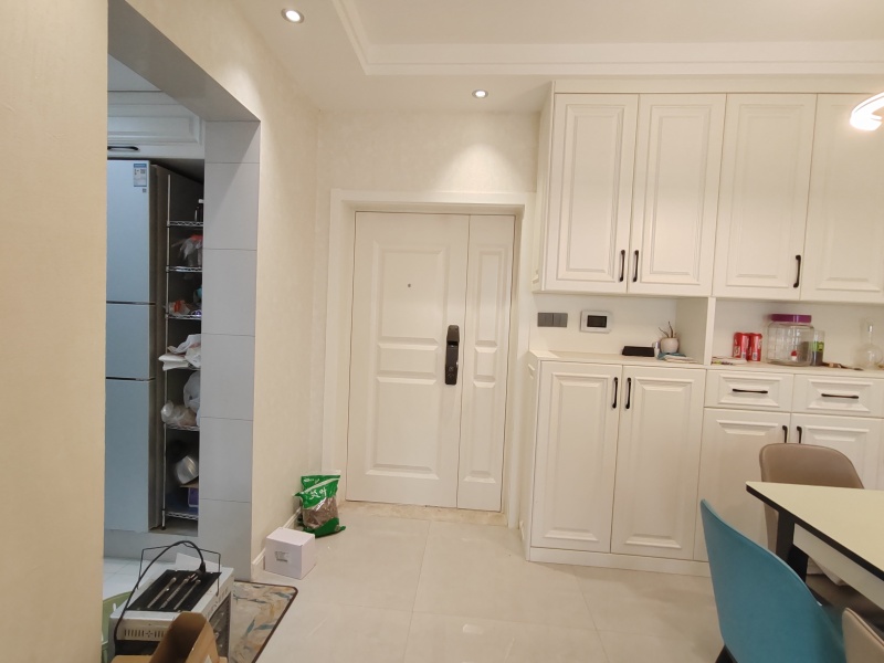 2室1廳1陽臺 中鐵水岸青城A2地塊門廳