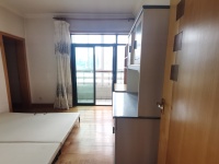 5室2廳5陽(yáng)臺(tái) 春苑花園臥室