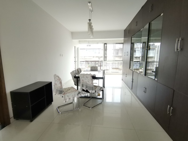 5室2廳2陽(yáng)臺(tái) 騰龍?jiān)凡蛷d