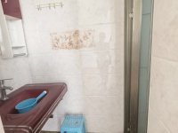 4室2廳2陽臺 廣源小區(qū)一組團衛(wèi)生間