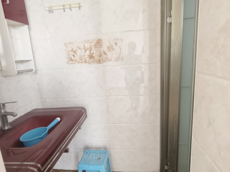 4室2廳2陽臺 廣源小區(qū)一組團衛(wèi)生間