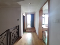 5室2廳5陽(yáng)臺(tái) 春苑花園臥室