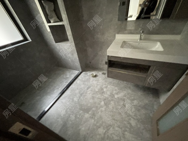 5室3廳2陽臺 中海云麓九里一期別墅衛(wèi)生間