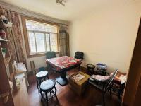 4室2廳3陽臺(tái) 東華小區(qū)臥室