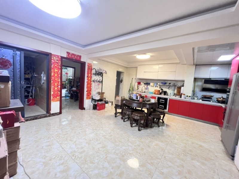 5室2廳4陽臺 龍湖水晶酈城客廳