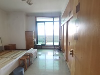 5室2廳5陽(yáng)臺(tái) 春苑花園臥室