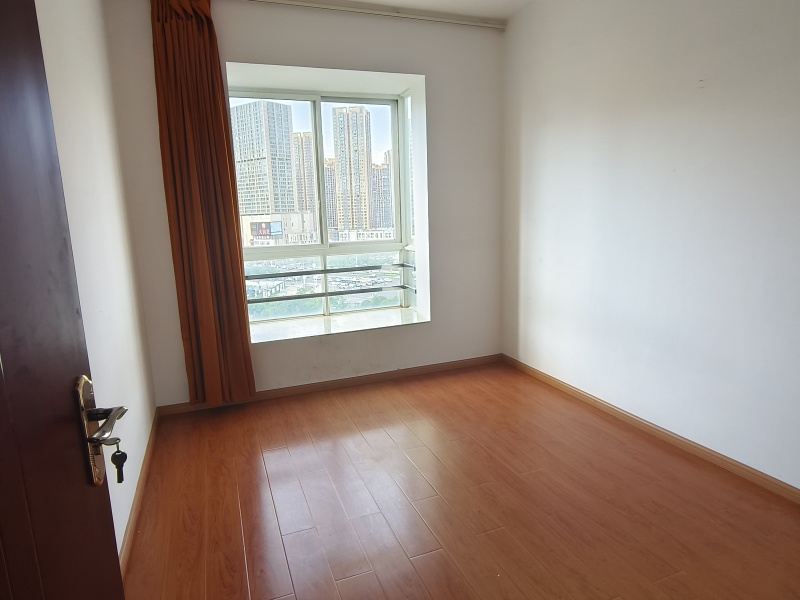 4室2廳2陽臺 廣源小區(qū)一組團臥室