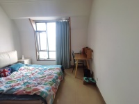 5室2廳5陽(yáng)臺(tái) 春苑花園臥室