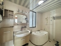 3室2廳1陽臺 銀海城市花園衛(wèi)生間