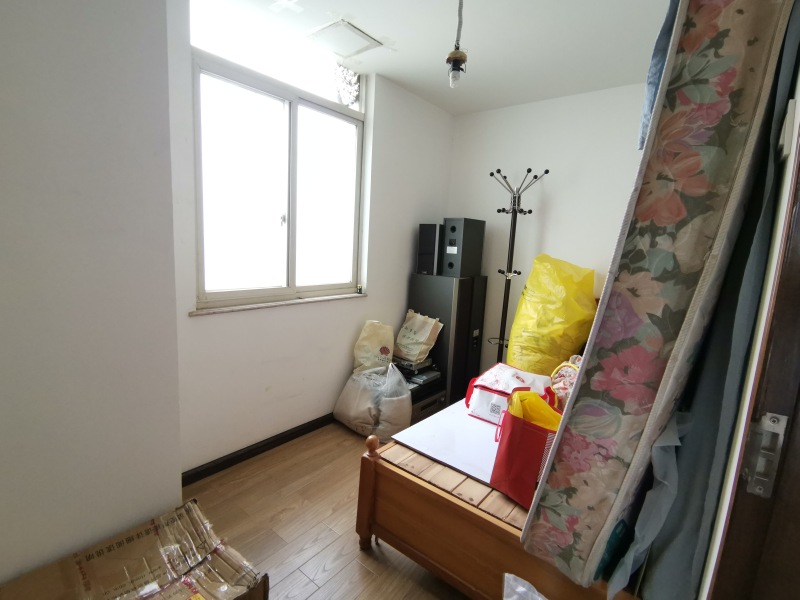 5室2廳2陽(yáng)臺(tái) 騰龍?jiān)放P室