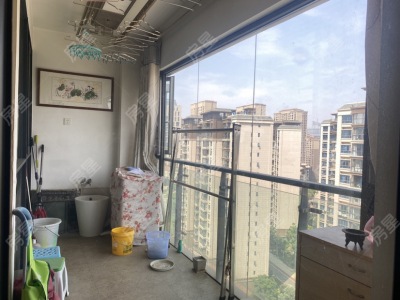 4室2廳2陽臺(tái) 云南映象花好月圓一期陽臺(tái)