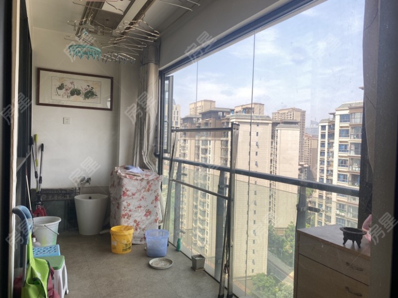 4室2廳2陽臺(tái) 云南映象花好月圓一期陽臺(tái)